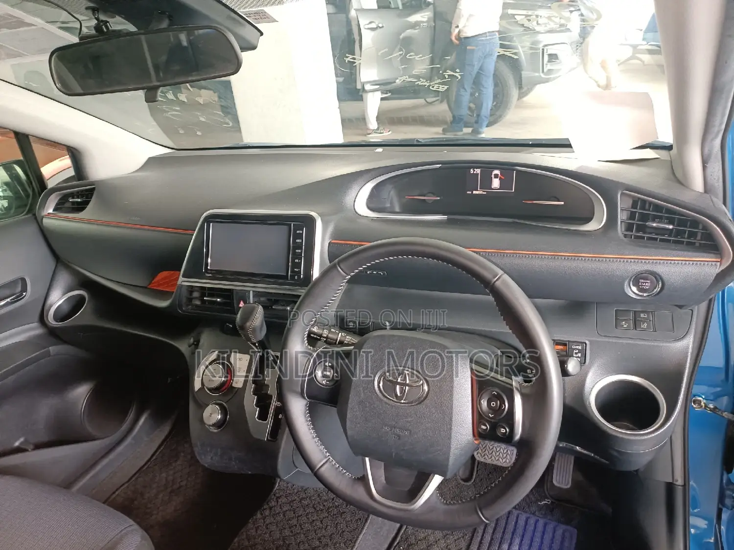 Toyota Sienta 2017 Blue