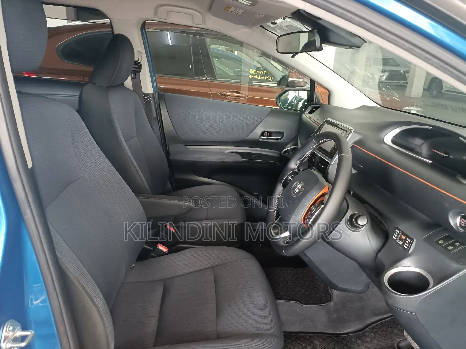 Toyota Sienta 2017 Blue