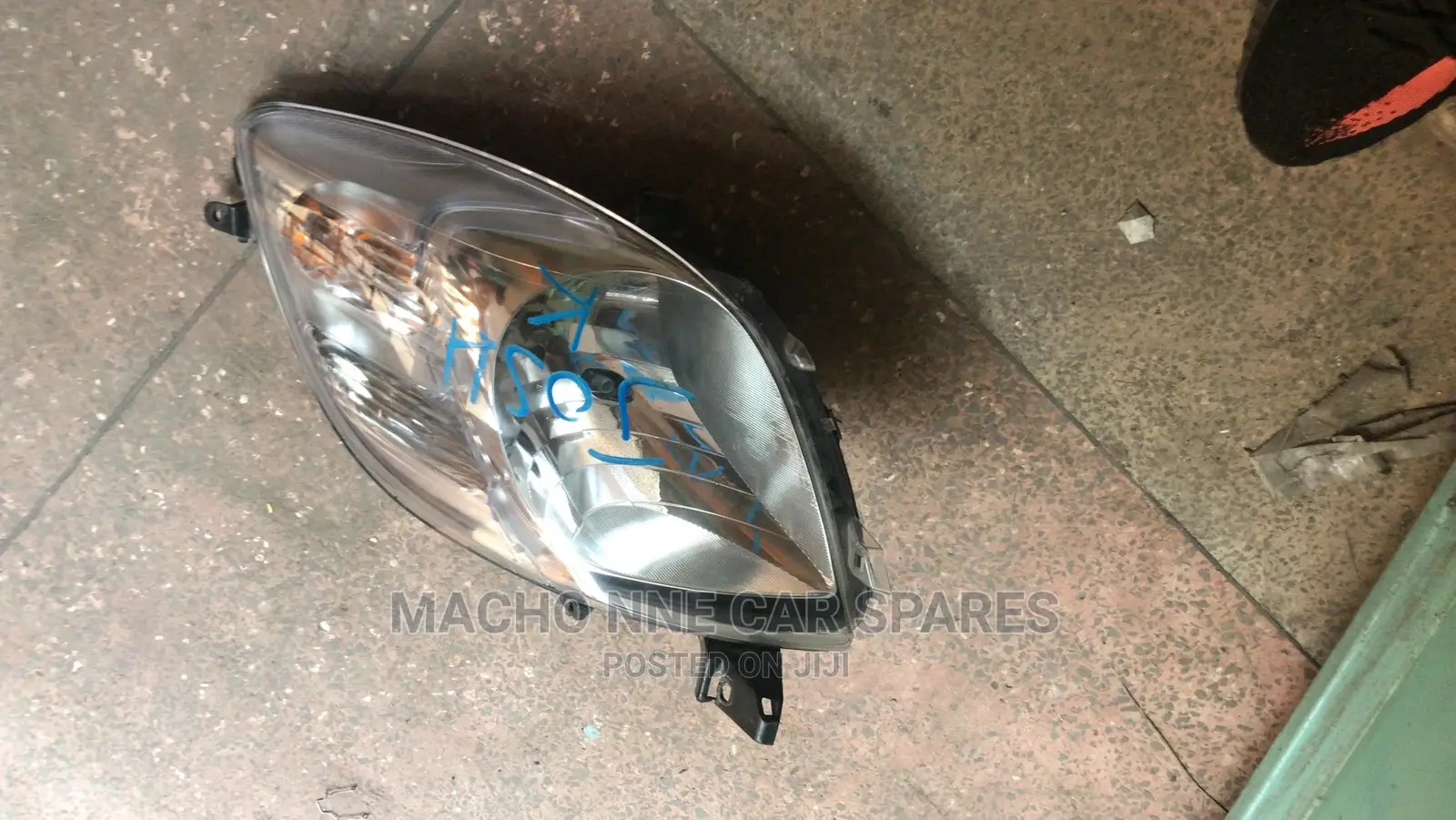 Toyota Vitz 2005 Headlight
