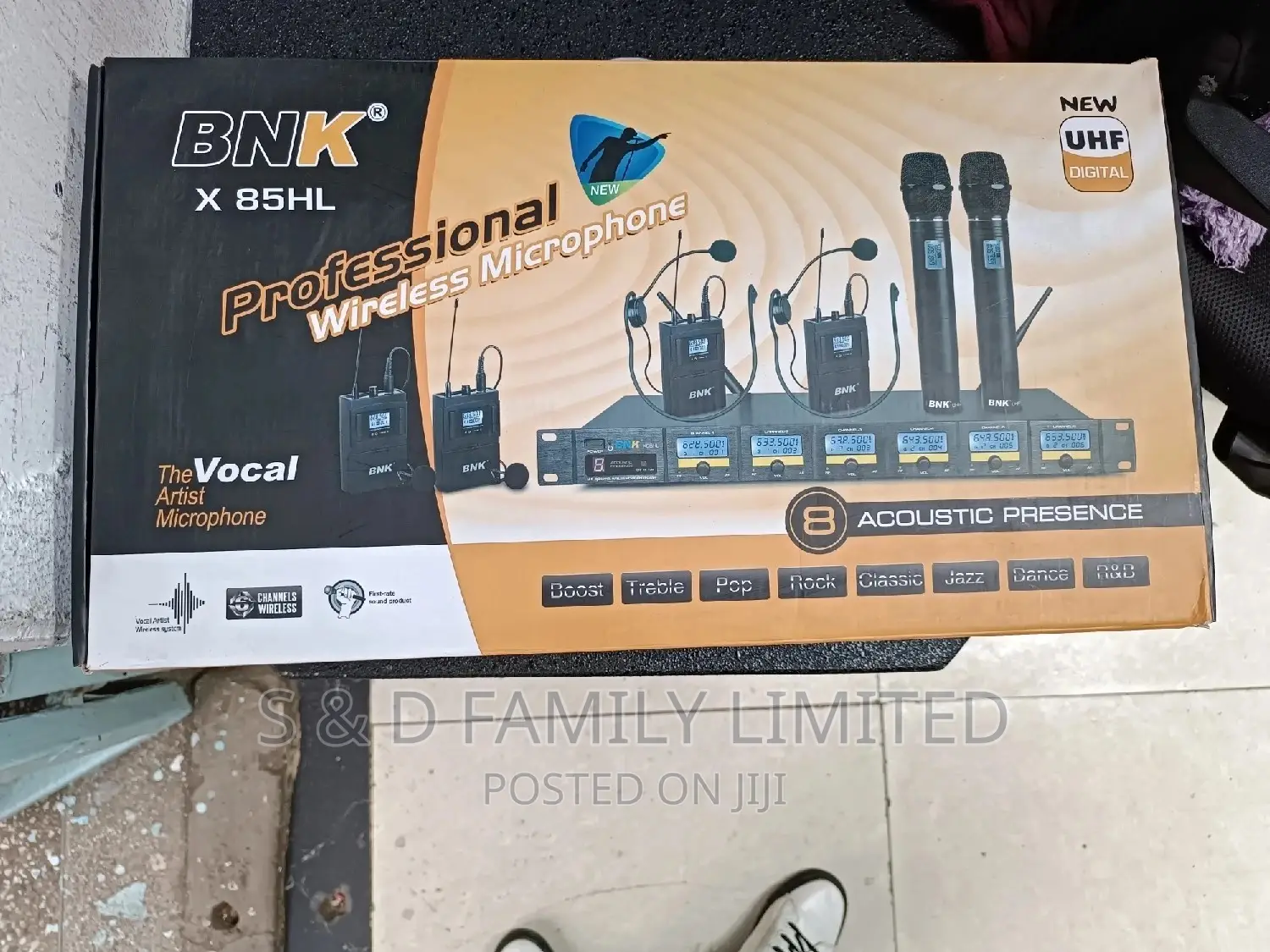 BNK X85HL Two Handheld 4 Lapel Microphones