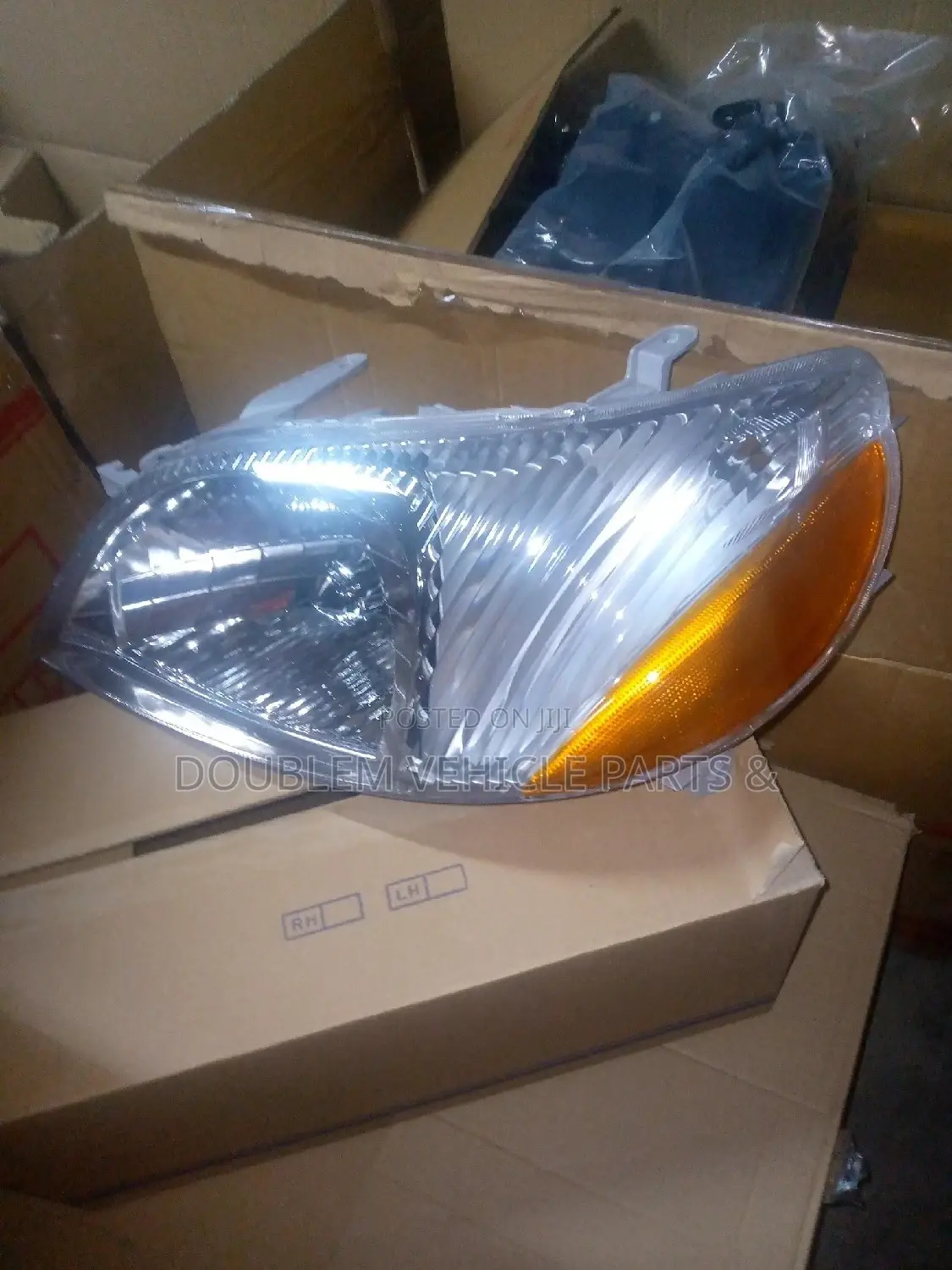 Headlamp Toyota Platz