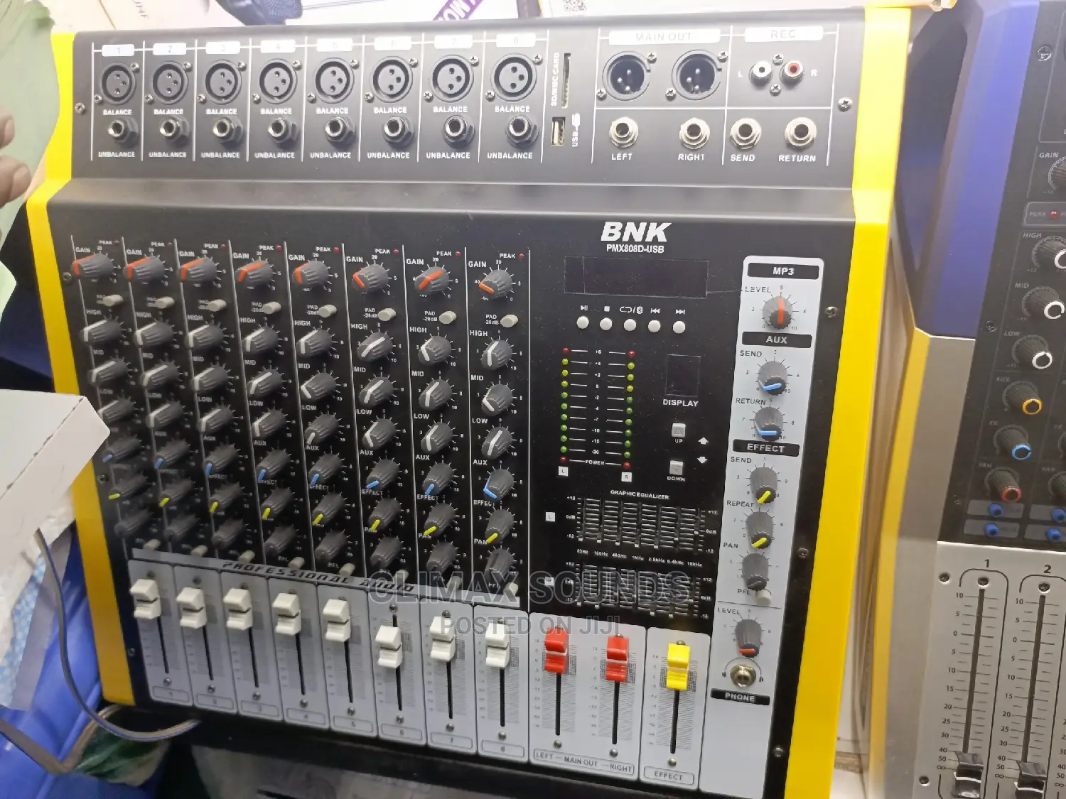Powered Mixer 8 Channels BNK
