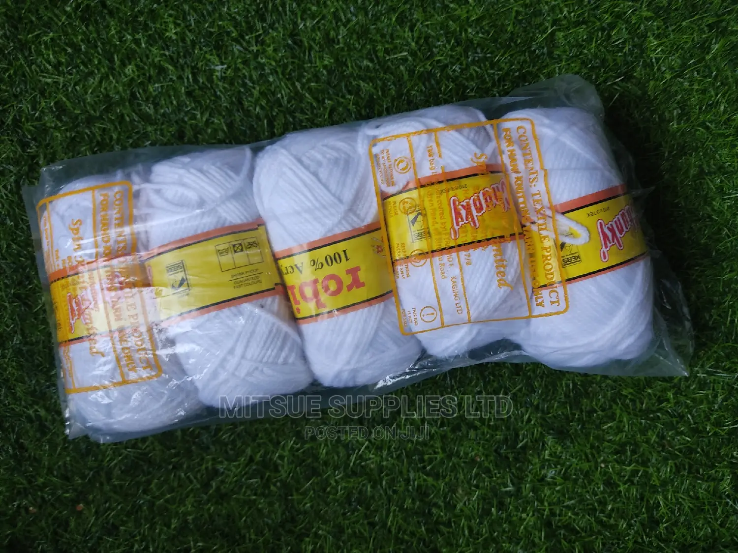 Robin Chunky 3ply White Yarn Packet of 5 Rolls Code 7001