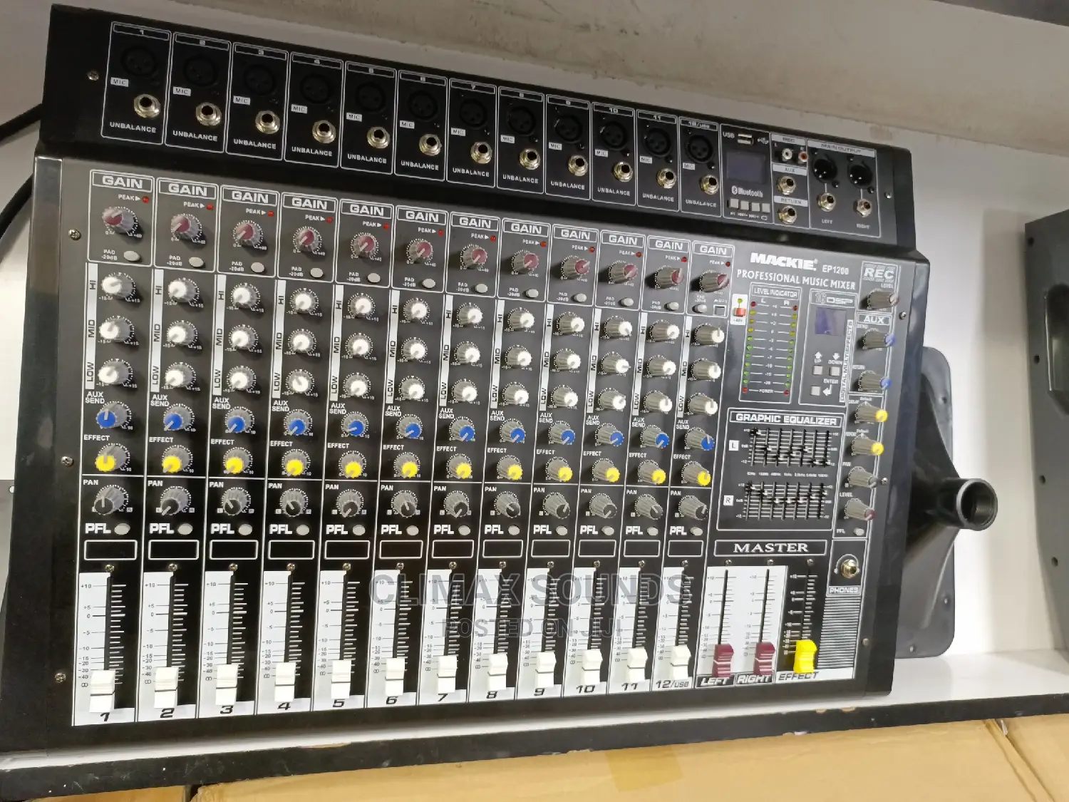 Powered Mixer 12 Channels MACKIE
