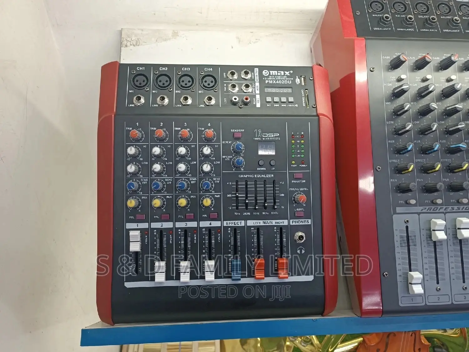 Red Omax 4 Channels Powered Mixer