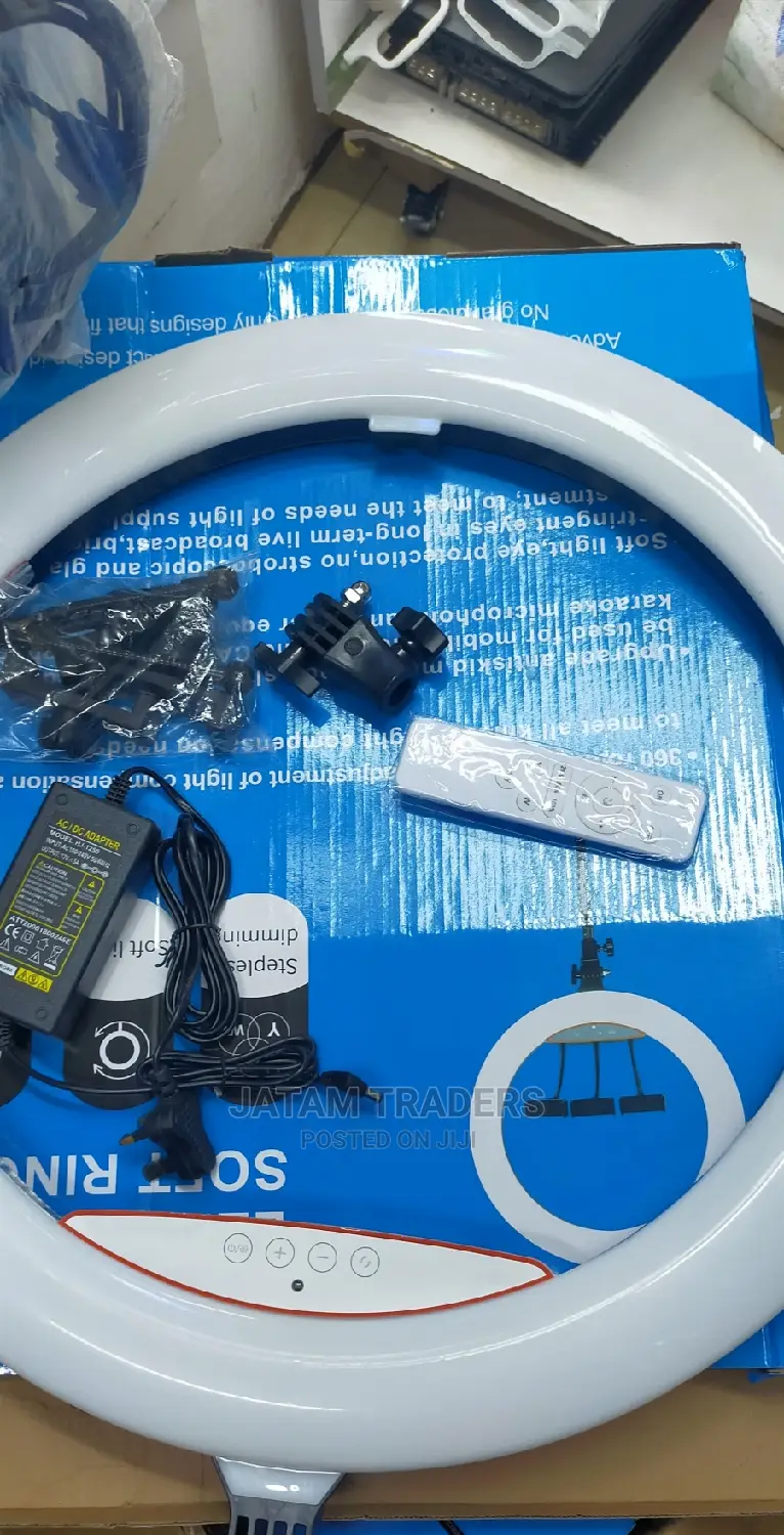 High Quality 22" Ring Lights With Tripods And Remote