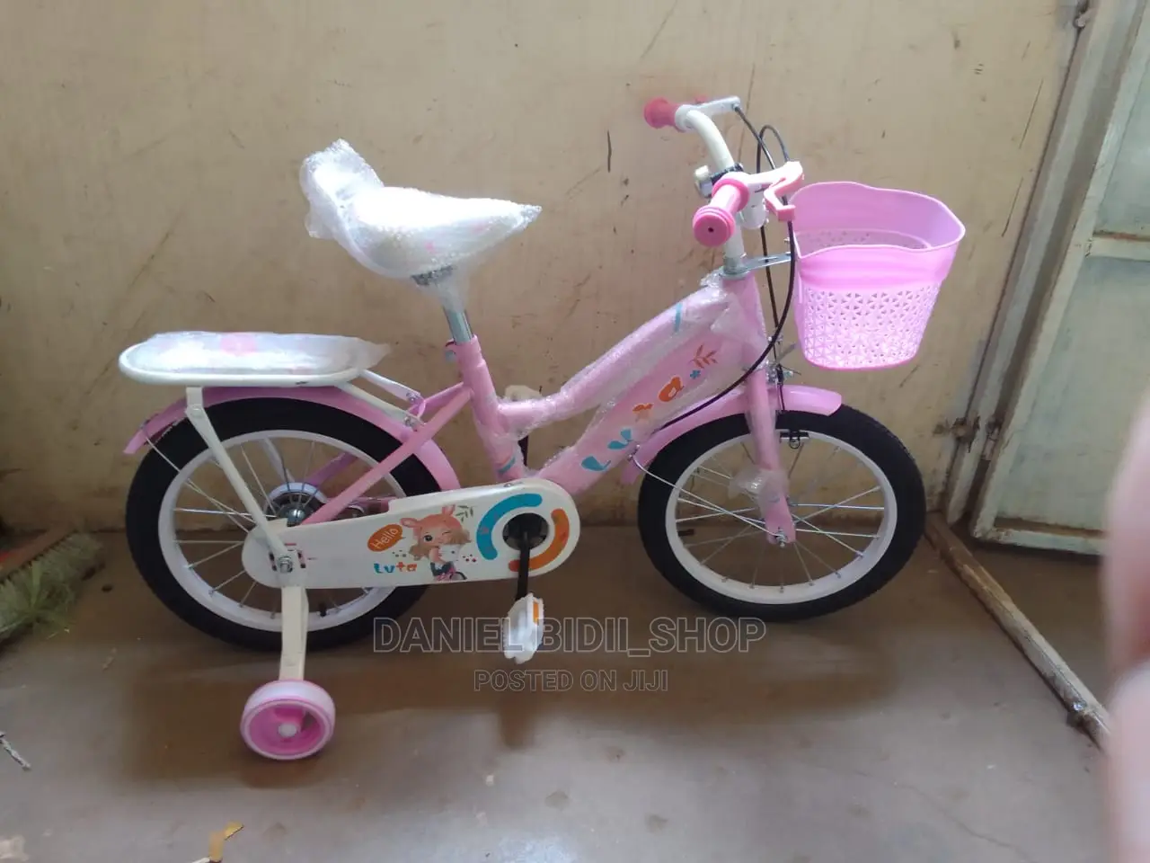 Luta Size 16 Bright Pink Bicycle