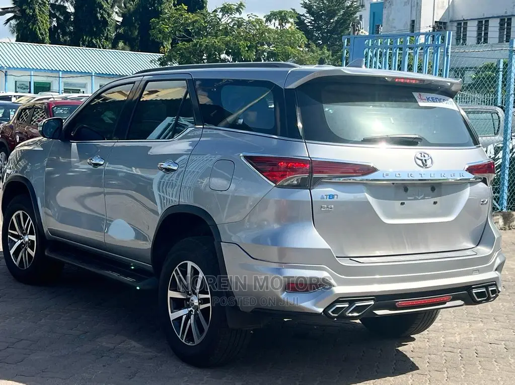 Toyota Fortuner 2017 Silver