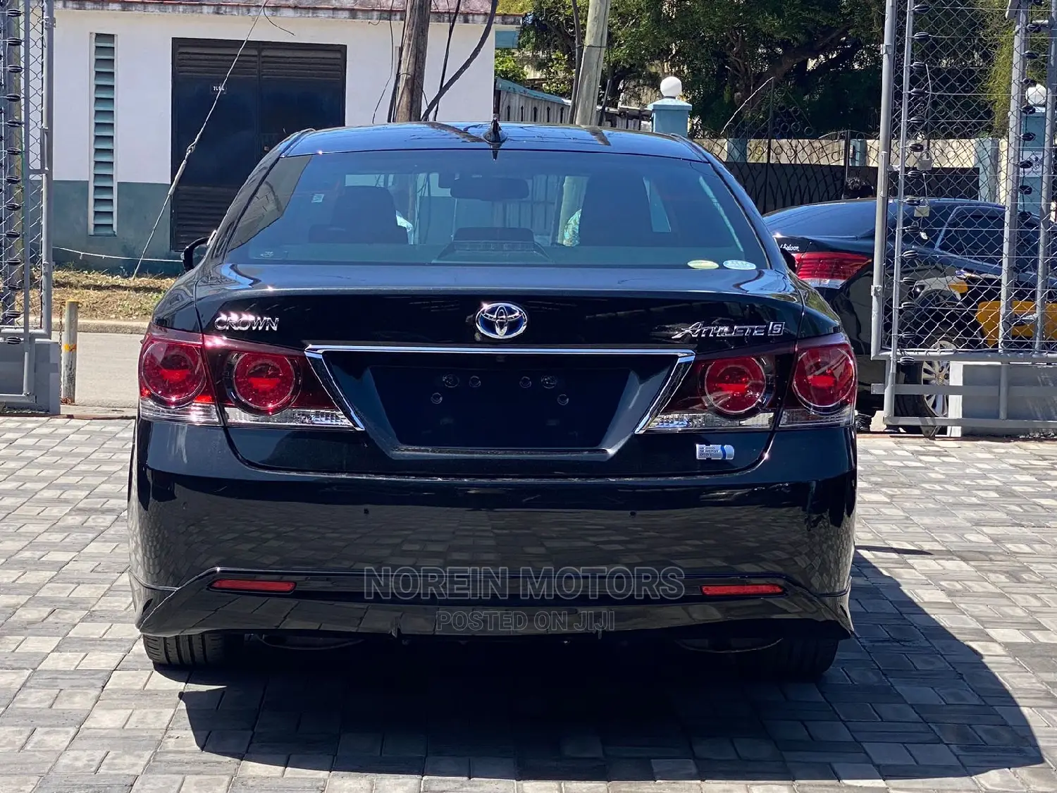 Toyota Crown 2016 Black