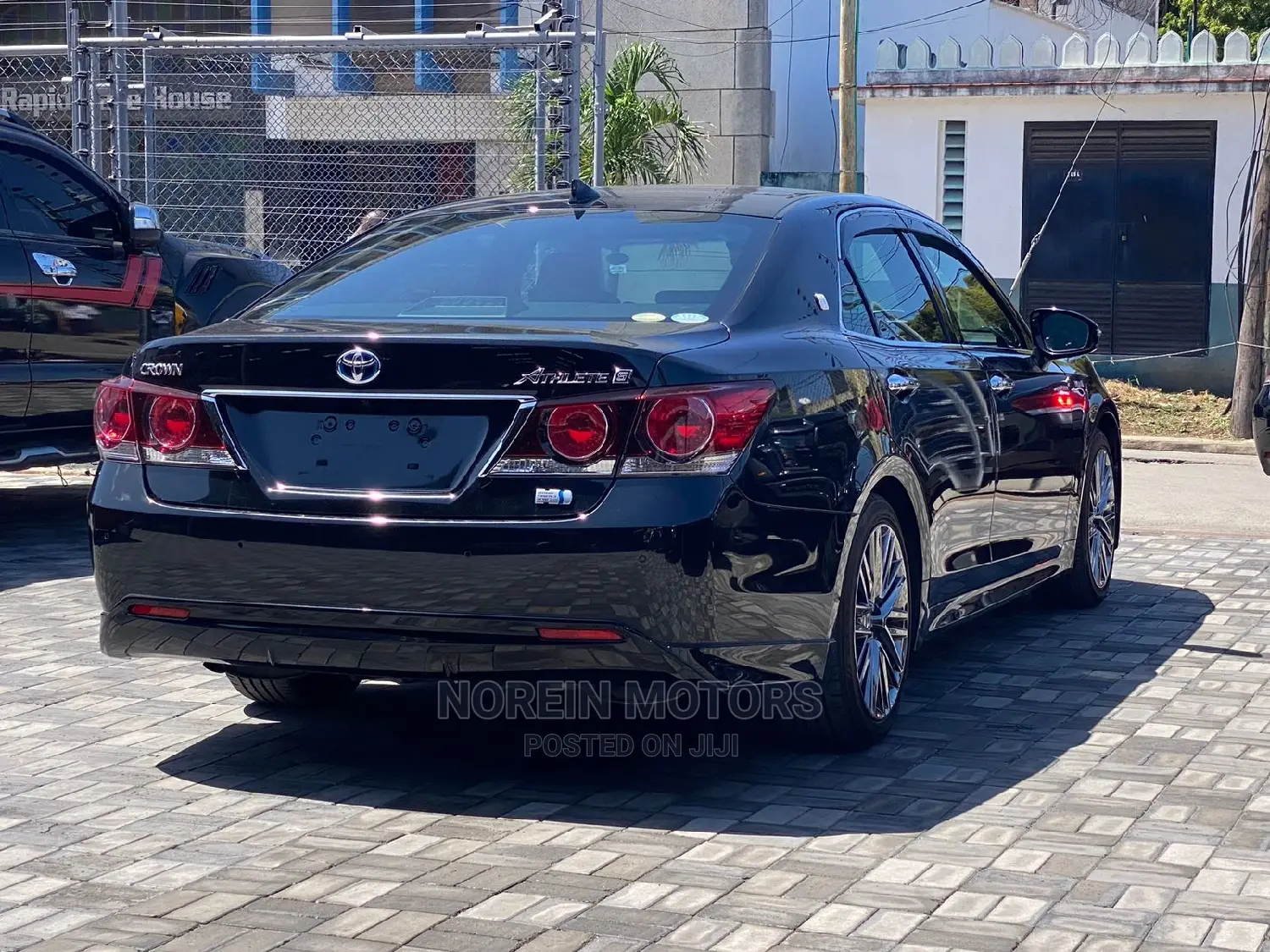 Toyota Crown 2016 Black