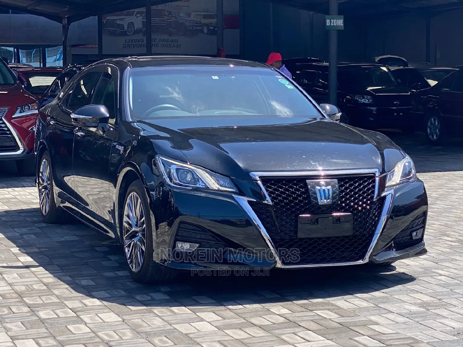 Toyota Crown 2016 Black