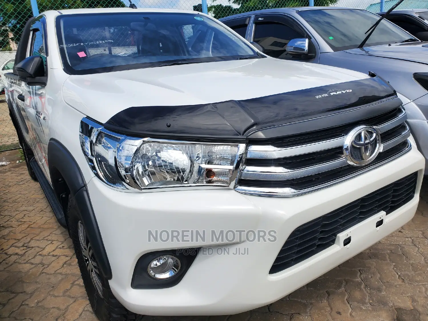 Toyota Hilux 2016 White