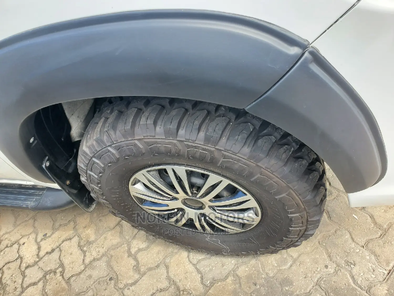 Toyota Hilux 2016 White