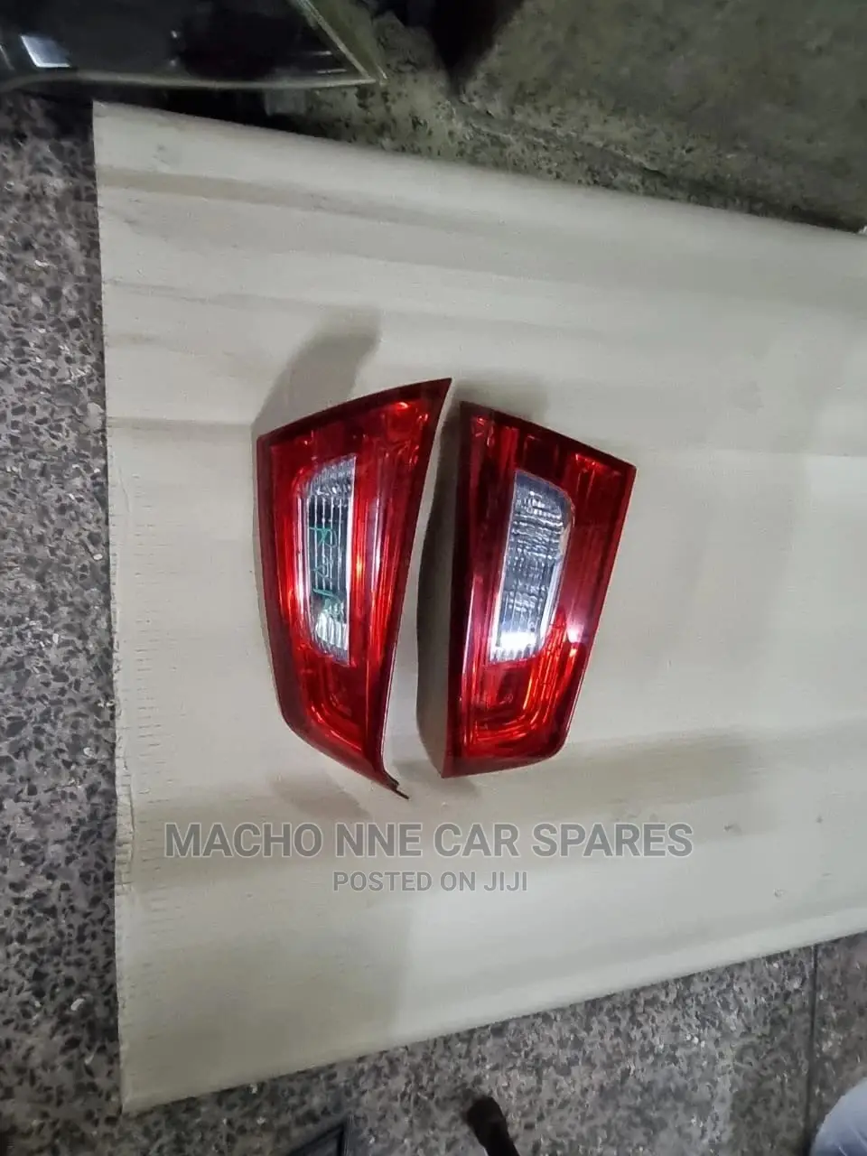 Mitsubishi RVR Bootlights