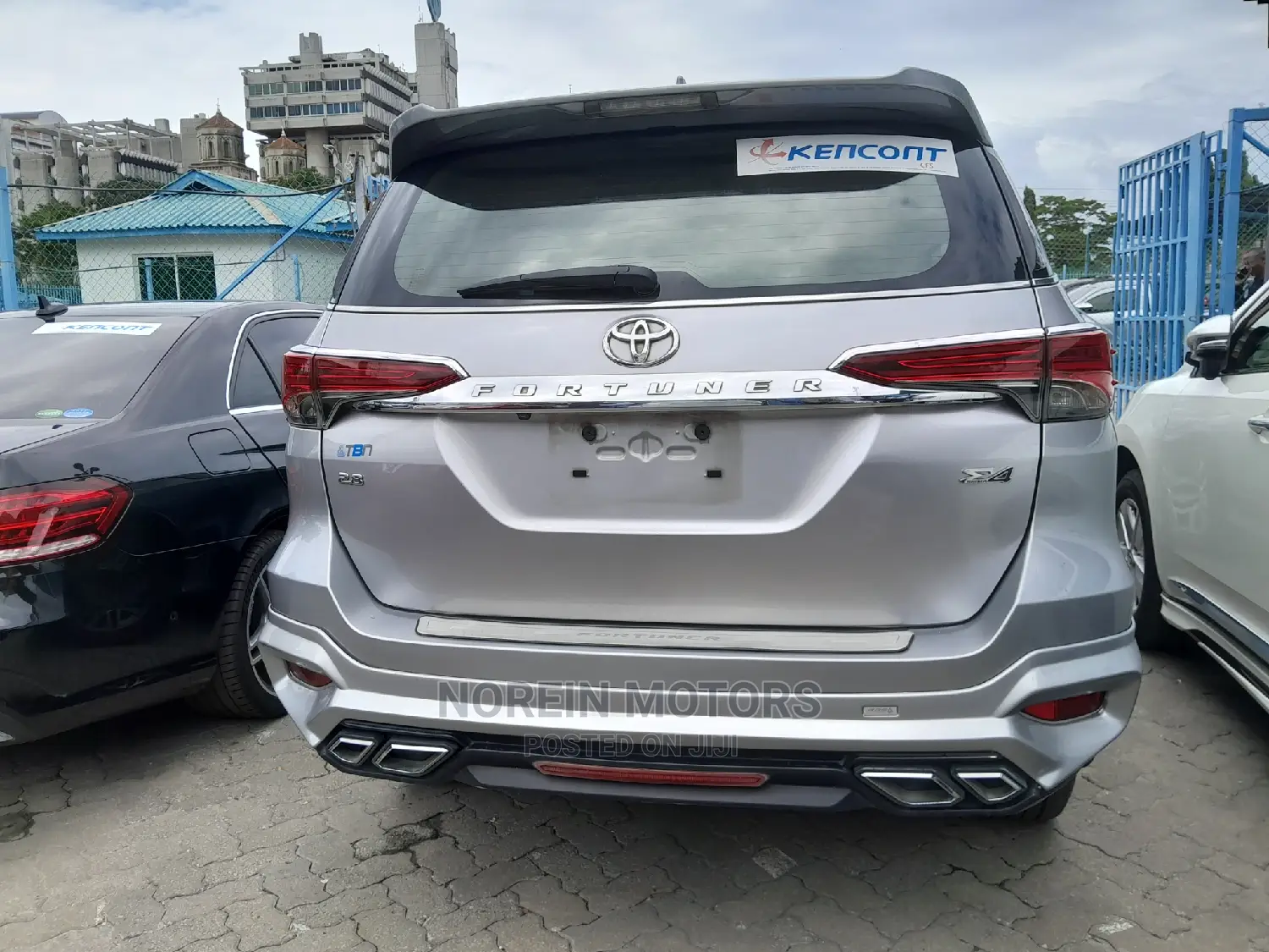 Toyota Fortuner 2015 Silver