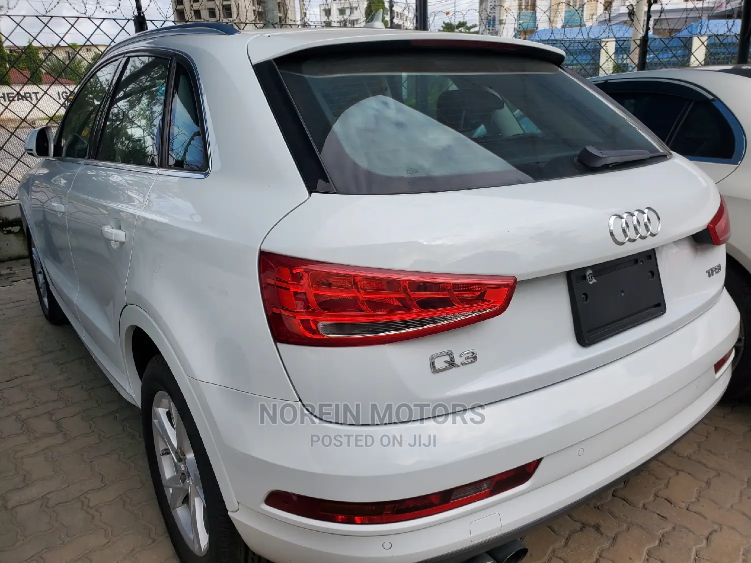 Audi Q3 2016 Off white