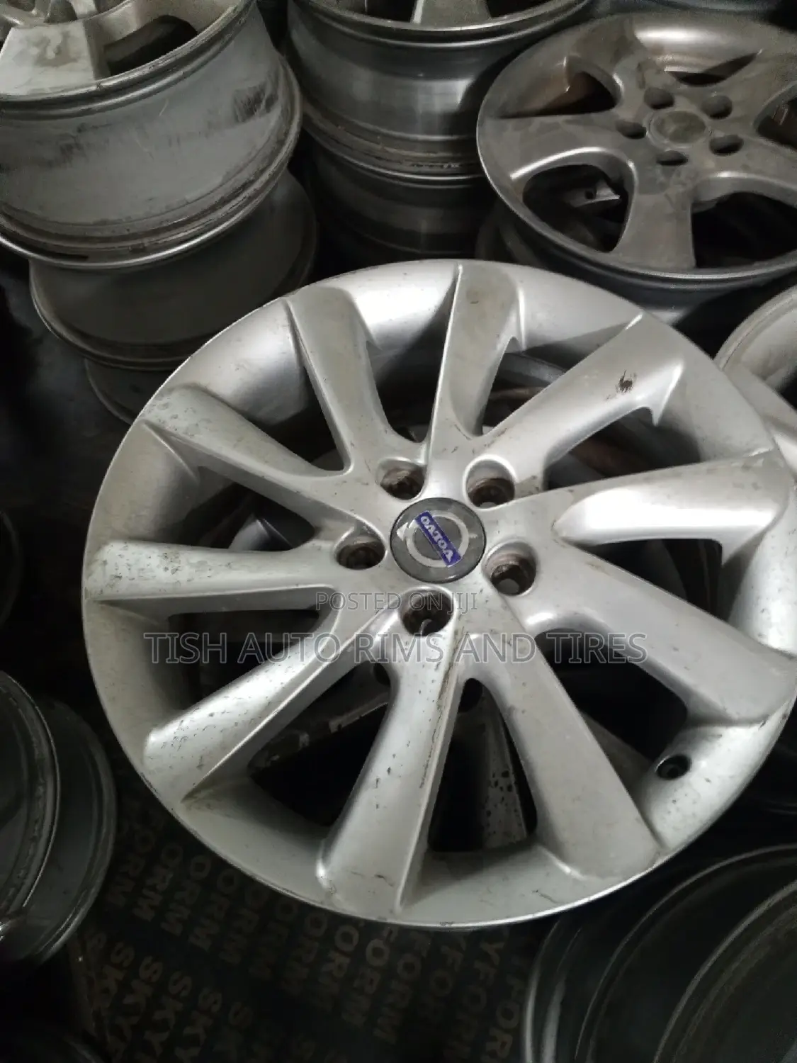 Original Volvo 17 Inch Rims Set