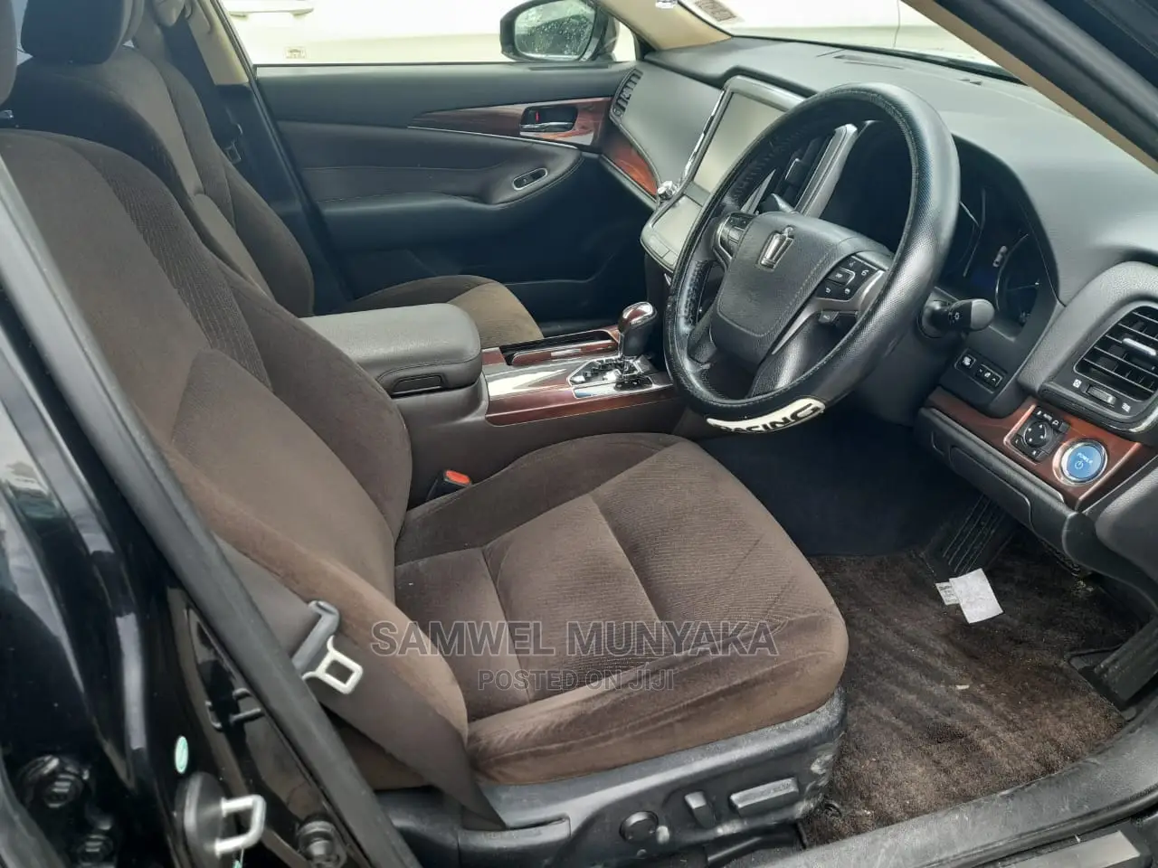 Toyota Crown Majesta 2.5 AWD Hybrid 2015 Black