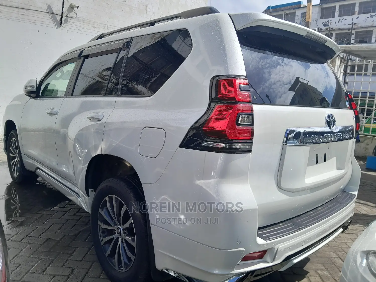 Toyota Land Cruiser Prado 2018 White