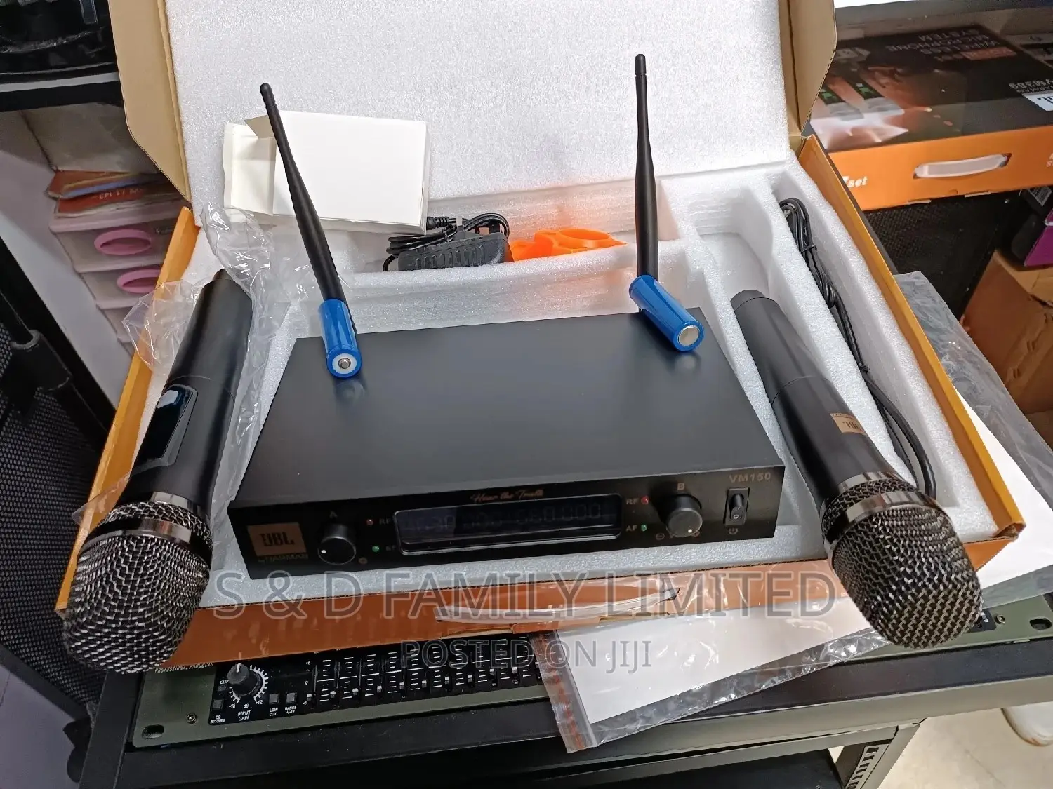 JBL VM150 Rechargeable Wireless Microphone
