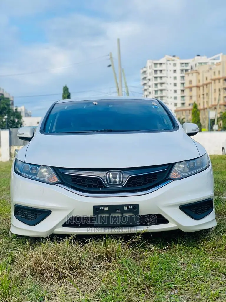 Honda Jade 2016 White