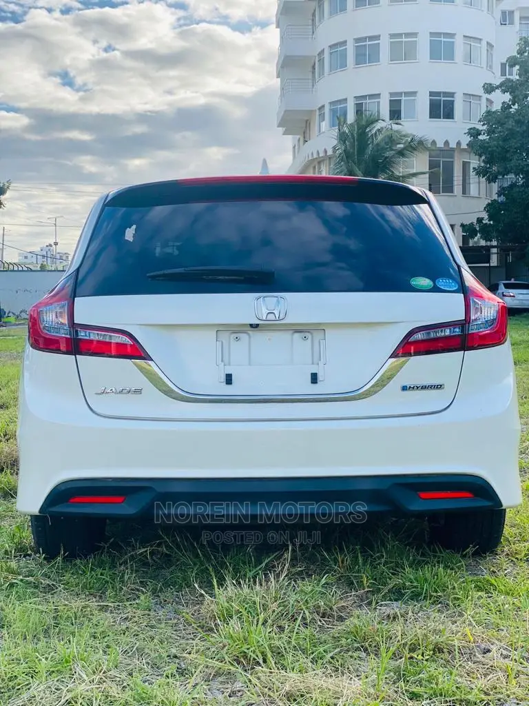 Honda Jade 2016 White