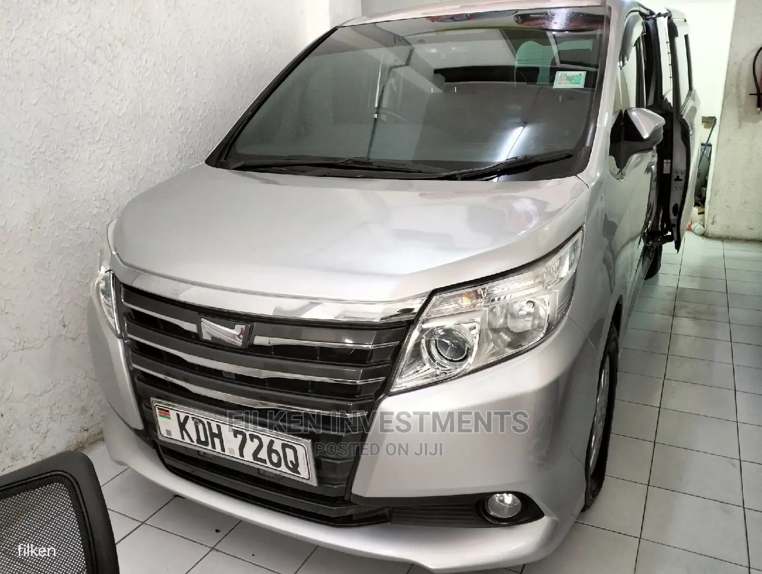 Toyota Noah 2015 Silver
