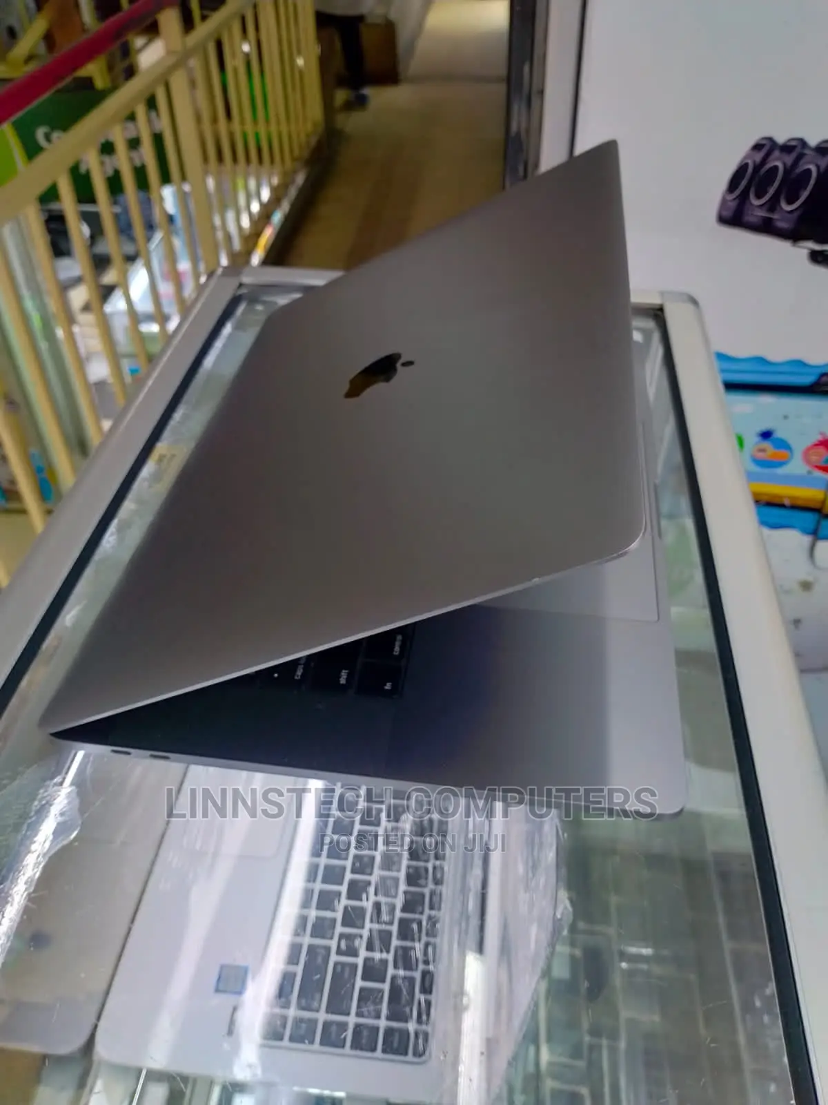 Laptop Apple MacBook Pro 2016 16GB Intel Core I7 SSD 512GB