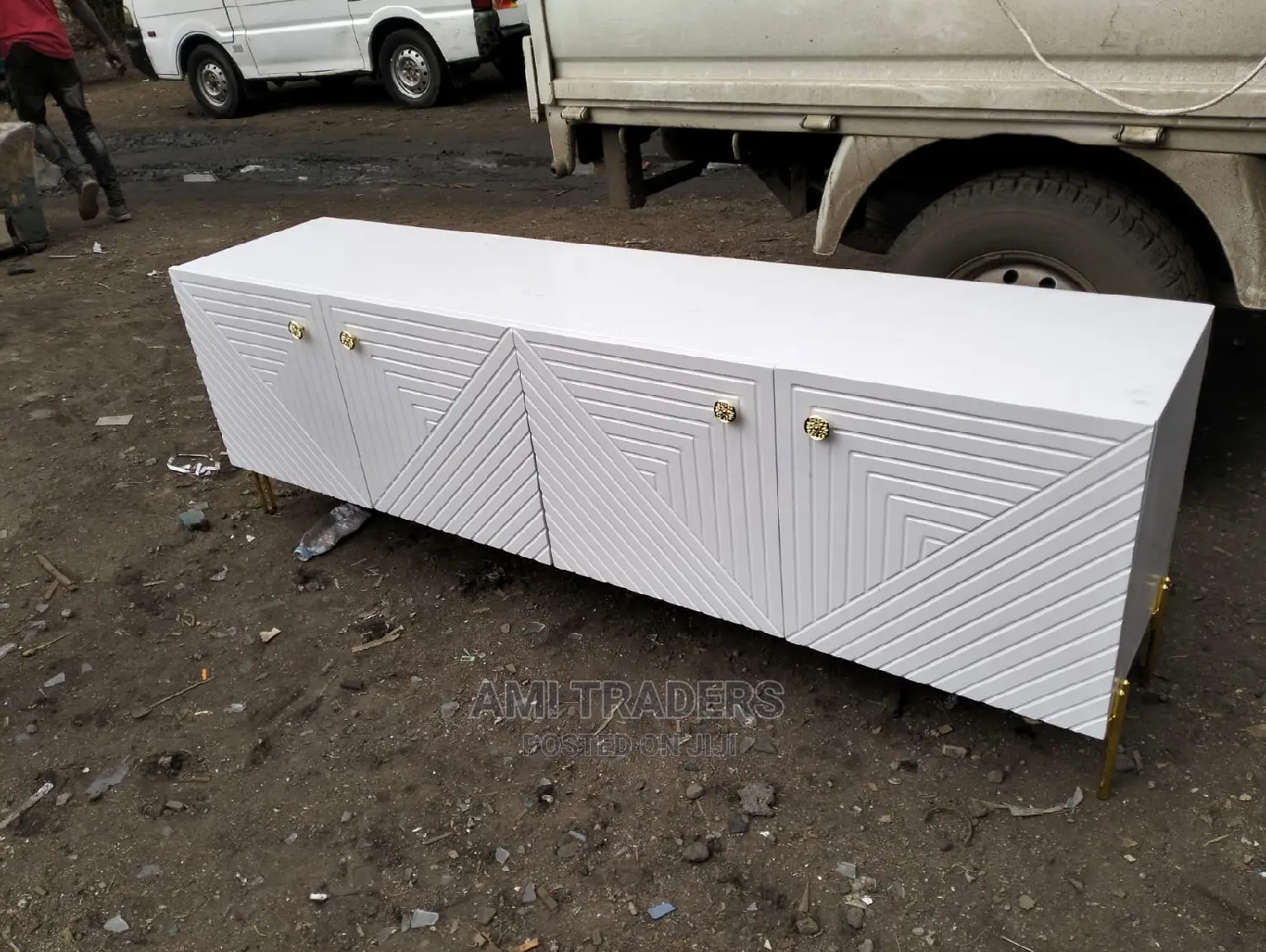 Golden White Tv Stand (6ft)