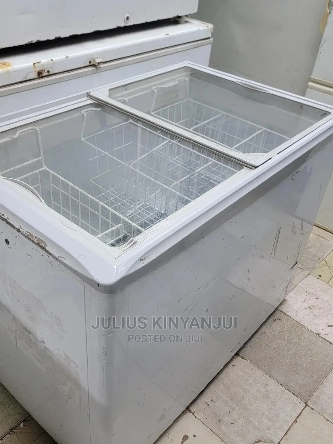 Display Freezer 320L
