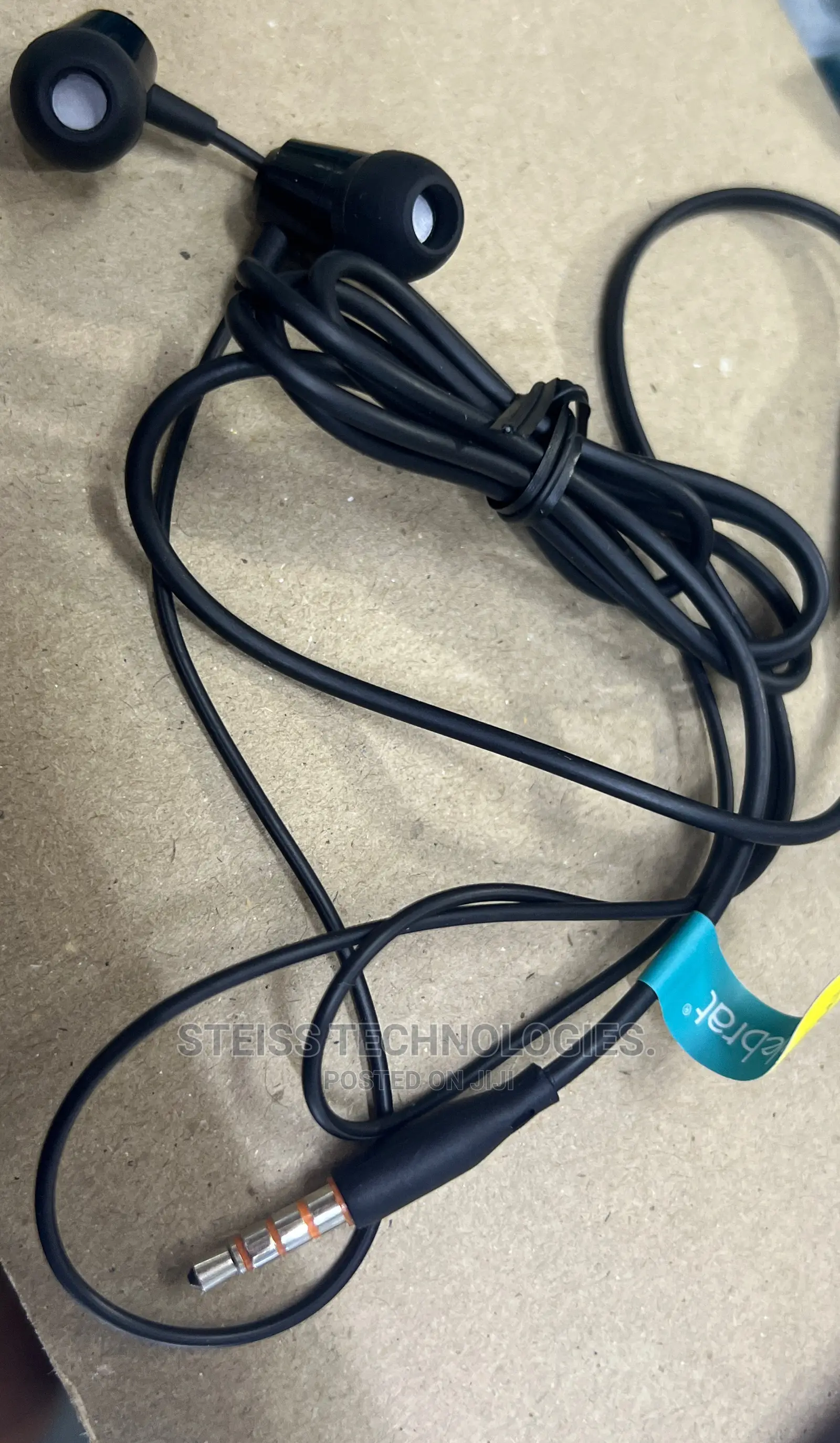 Celebrat G4 Stereo Earphones.