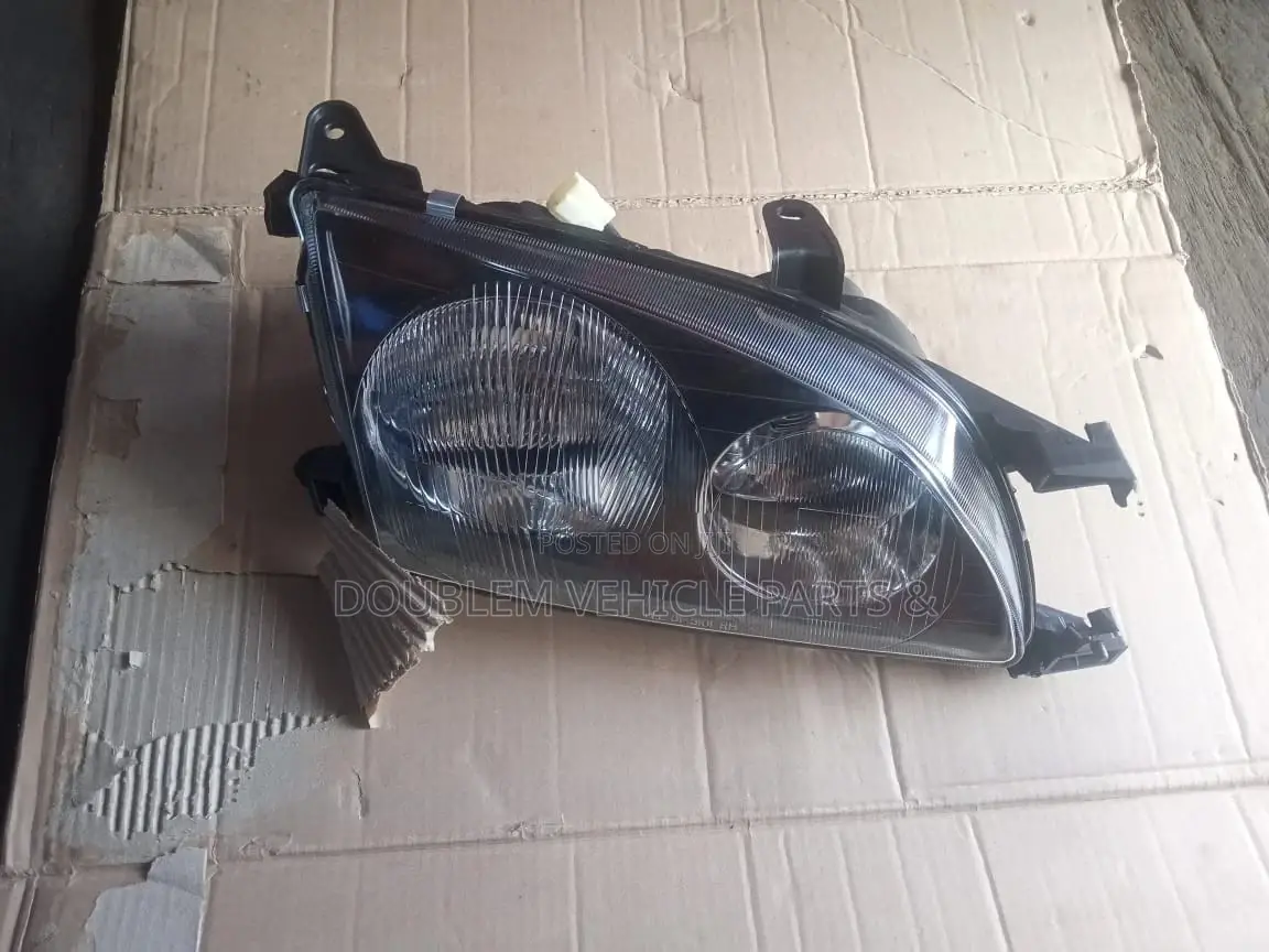 Headlamp Caldina Samosa/Avensis 1997 1998 1999 2001 2002