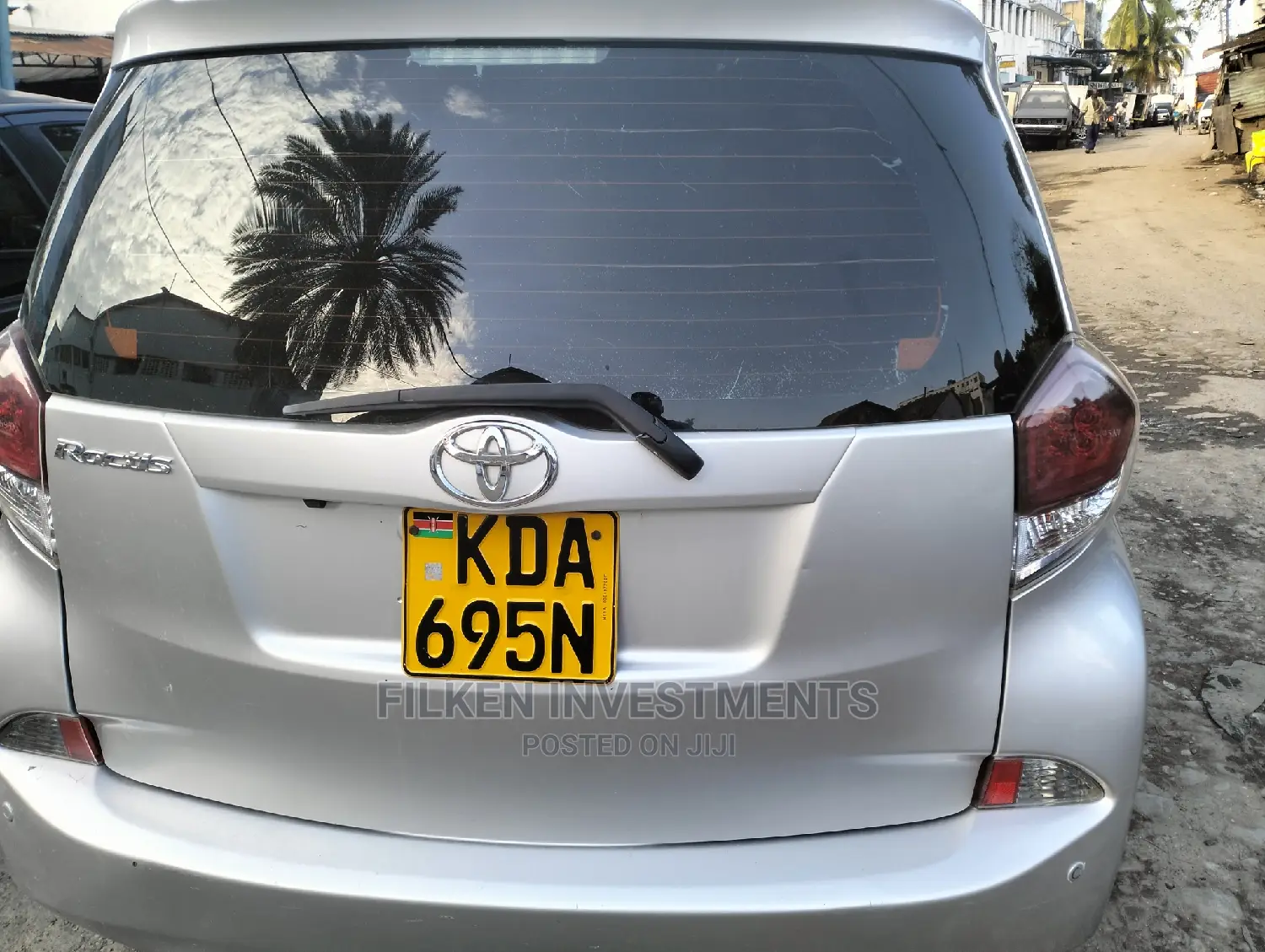 Toyota Ractis 1.5 FWD 2015 Silver