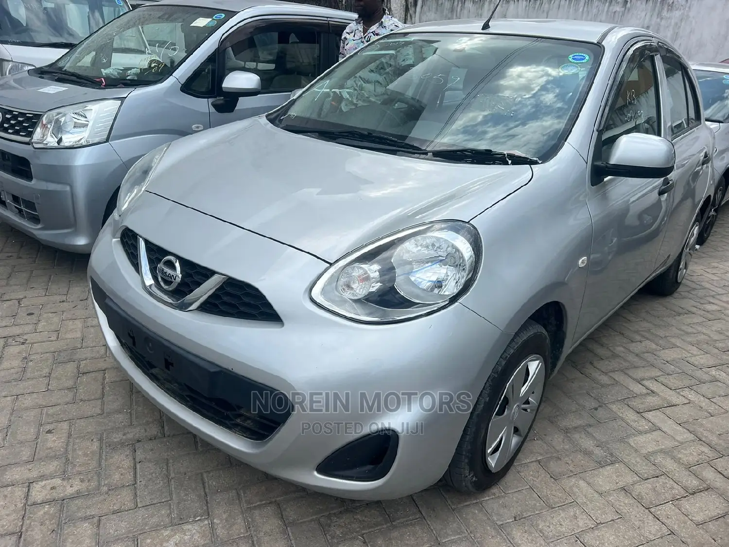 Nissan March 2016 Silver