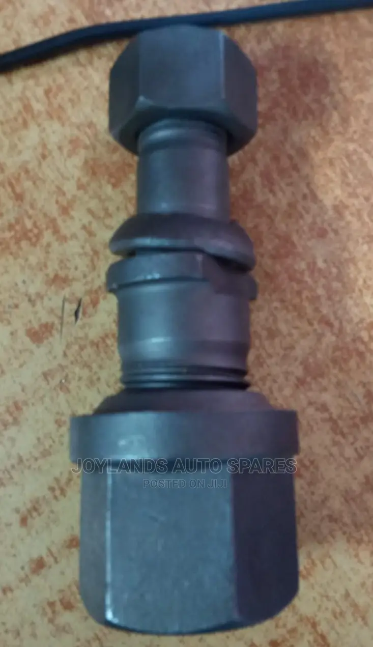Isuzu/Mitsubishi Wheel Stands