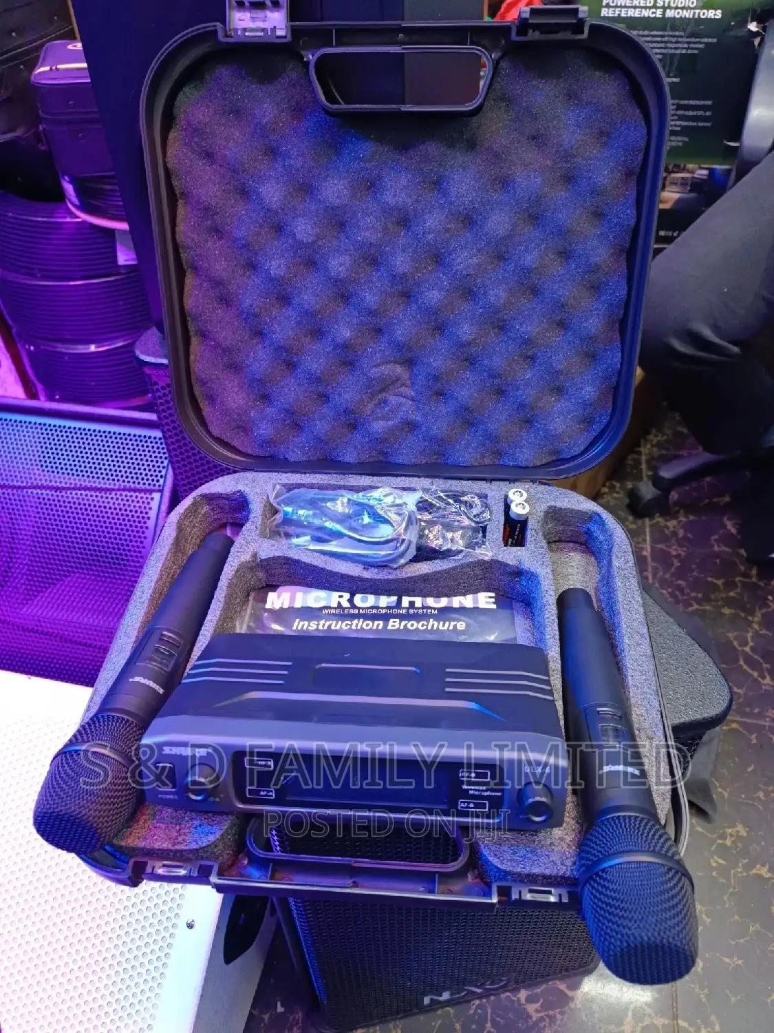 Shure ULX-6 Wireless Microphone With Briefcase