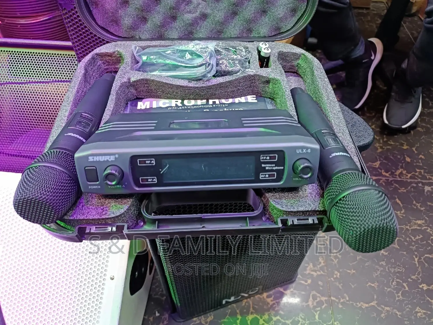 Shure ULX-6 Wireless Microphone With Briefcase