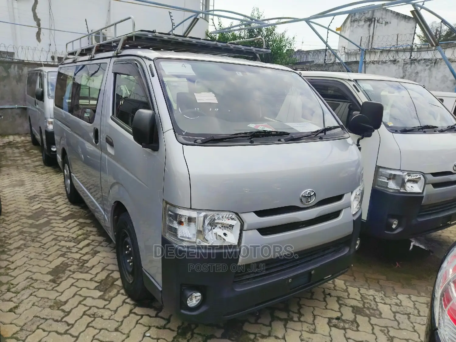 Toyota HiAce 2017 Silver