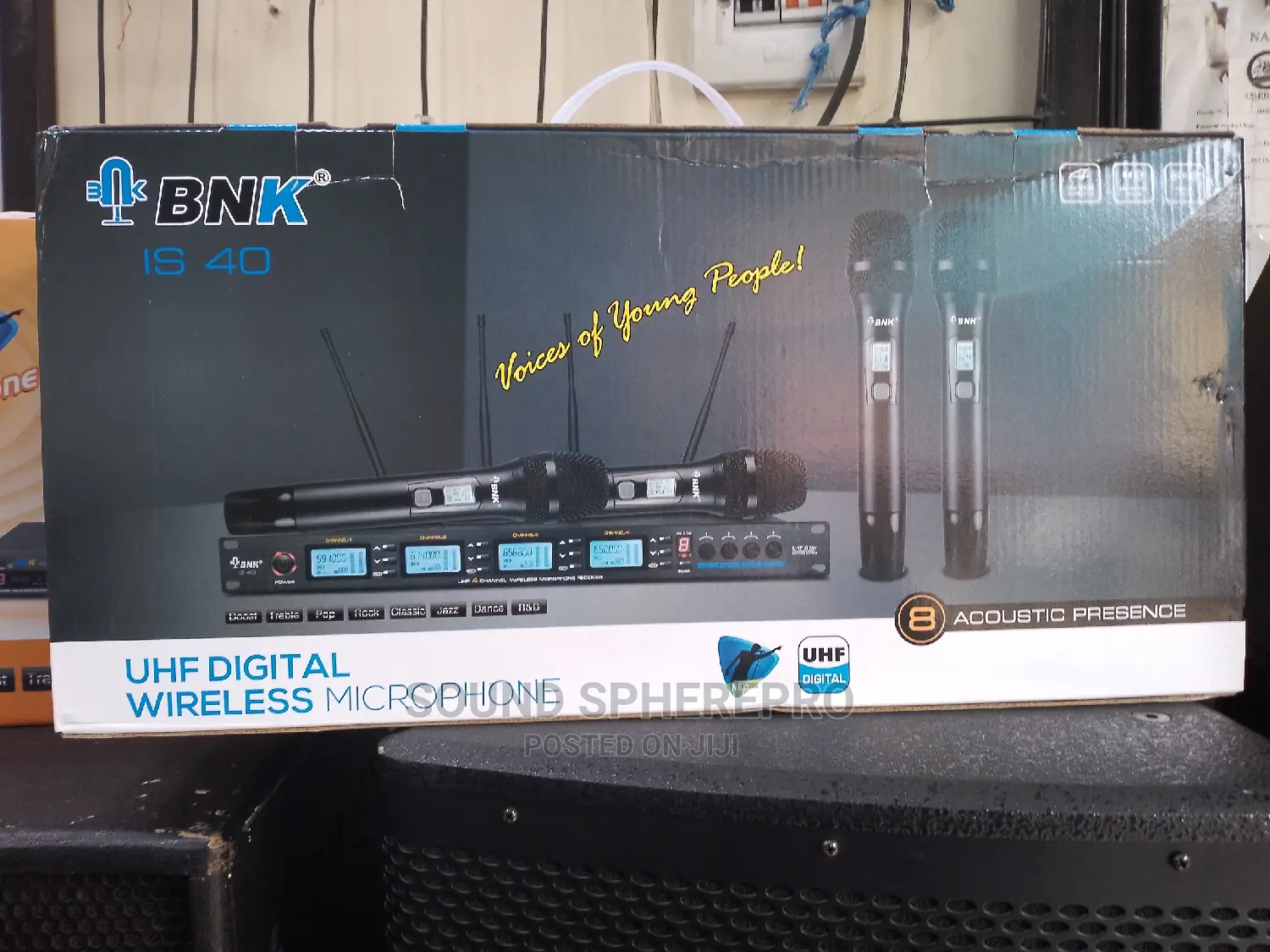 BNK IS40 4in1 Wireless Microphone