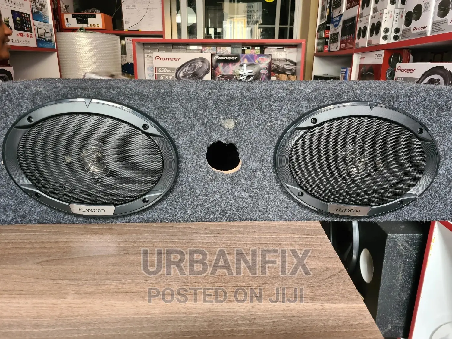 Kenwood 500 Watts Oval Midrange Speakers With Cabinet