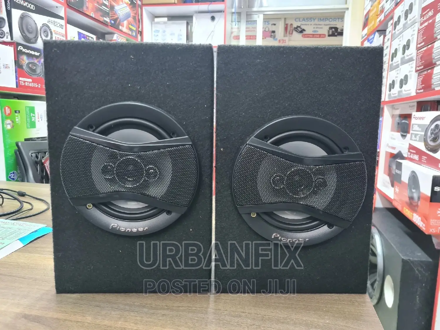 Pioneer 500 Watts Midrange Speakers With Cabinet
