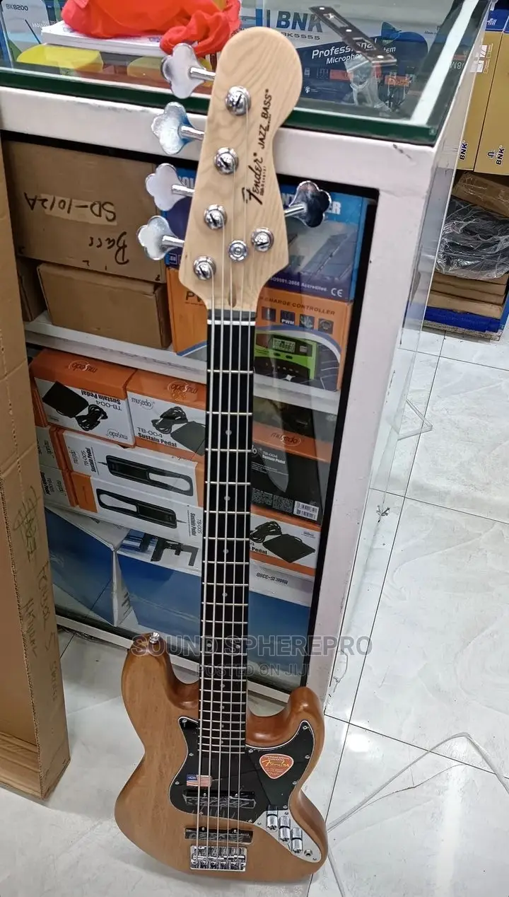Fender Jazz 5 Strings Bass Guitar