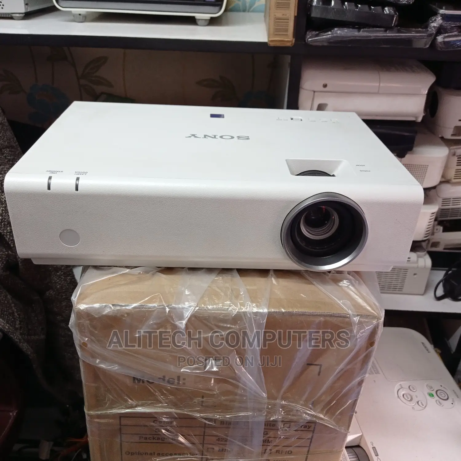 Sony VPL - Ex295 Projector