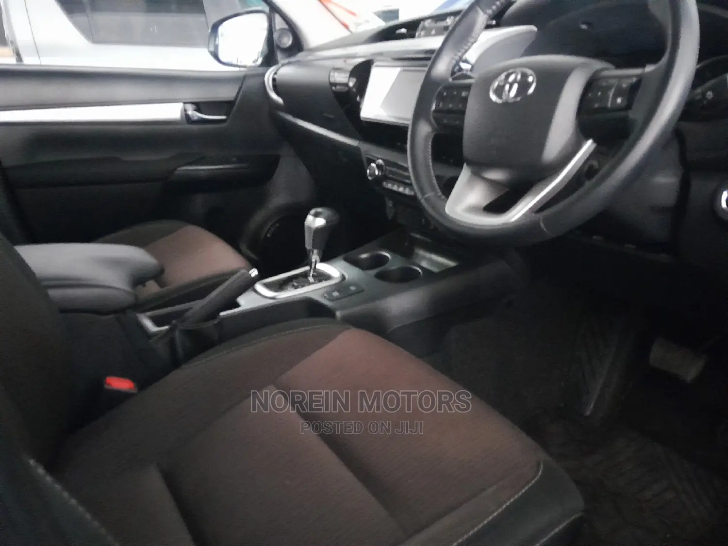 Toyota Hilux 2016 Blue