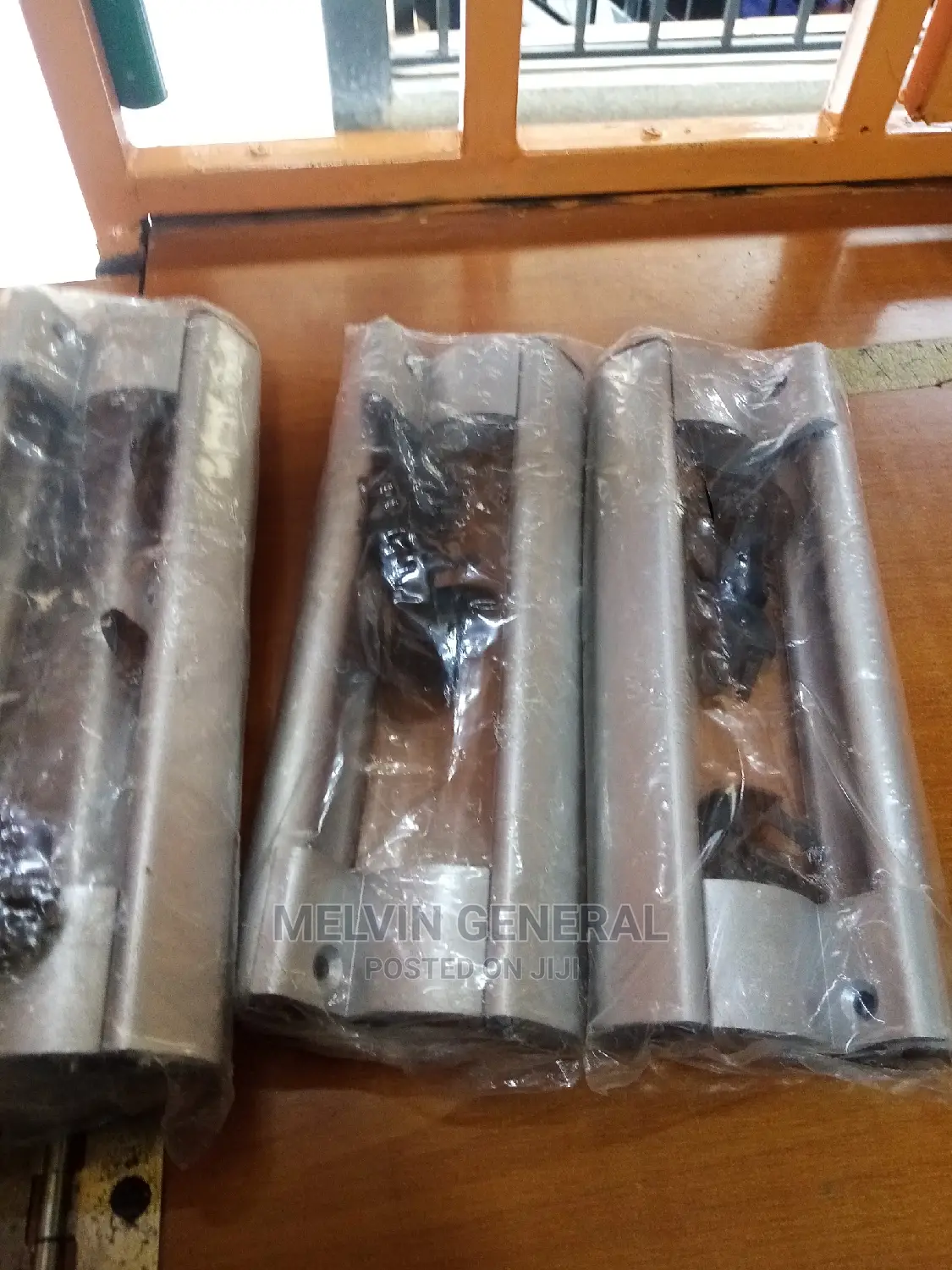 Aluminium /Natural Sliding Handle