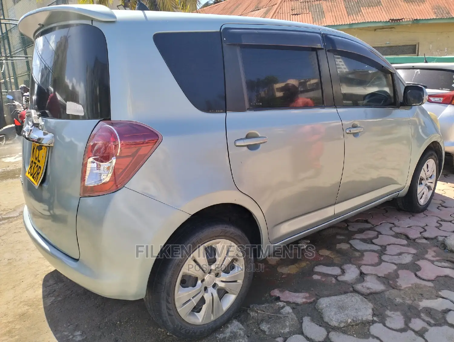 Toyota Ractis 1.5 FWD 2008 Silver