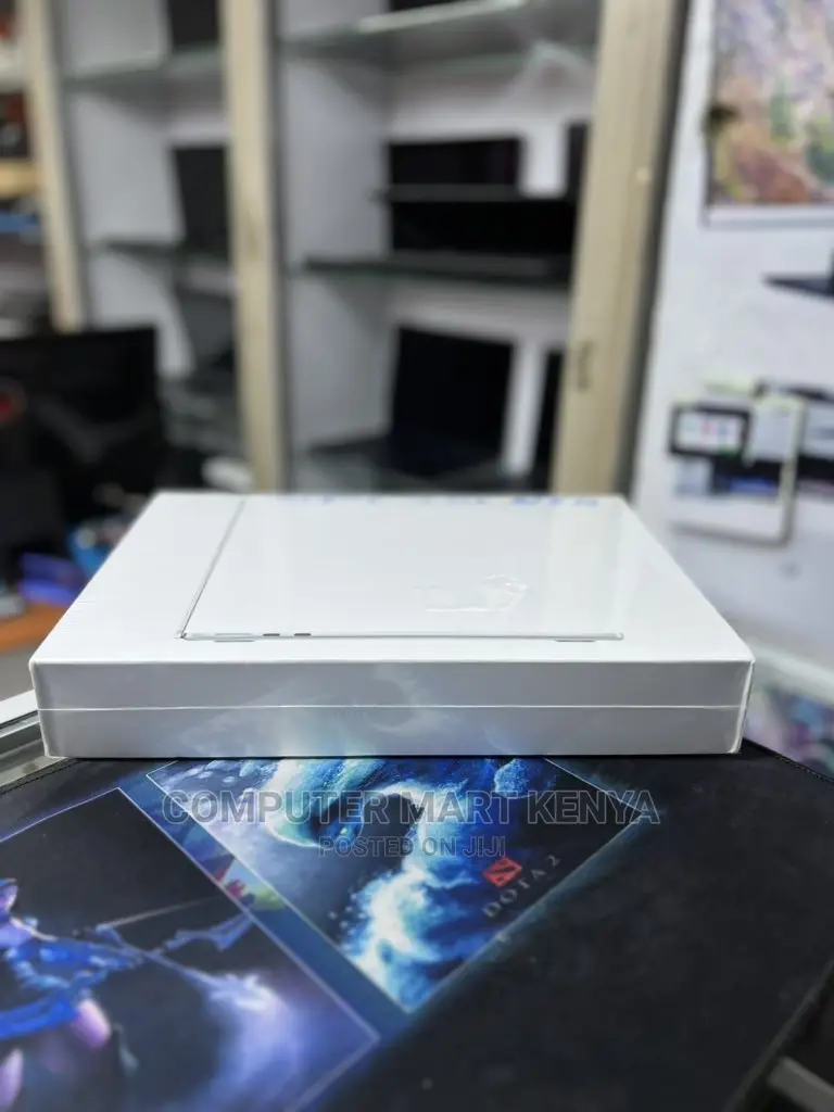 New Laptop Apple MacBook Air 2022 M2 8GB Apple M2 SSD 512GB