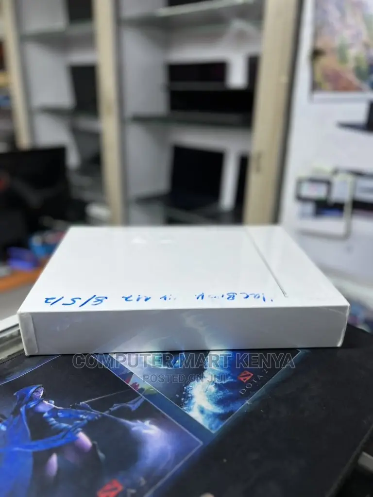 New Laptop Apple MacBook Air 2022 M2 8GB Apple M2 SSD 512GB