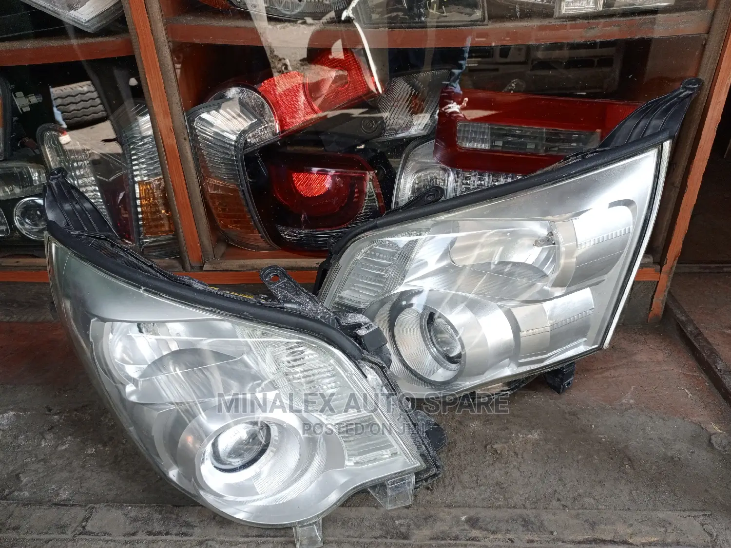 Headlights Toyota Noah 2012 Zenon Model