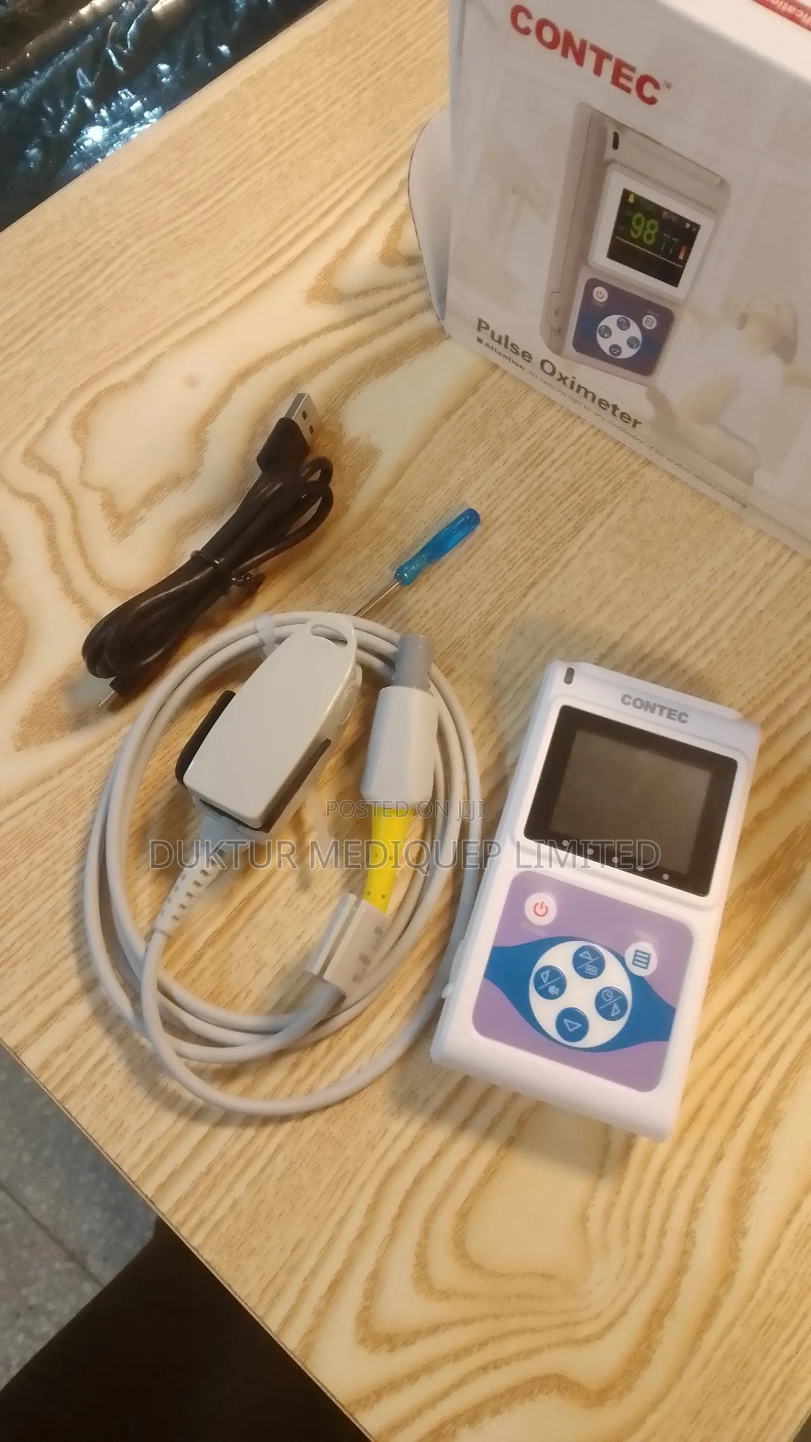 Battery-Powered Hand Pulse Oximeter 1pc